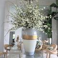 Vase „Göttin“ mit Blütenzweigezweigen